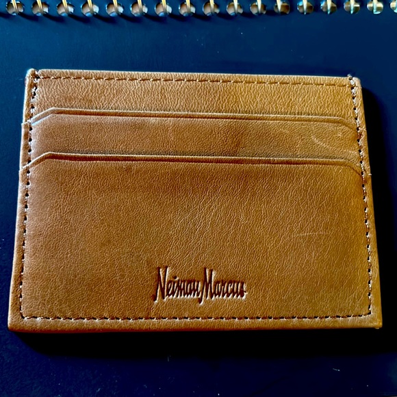 Beautiful Neiman Marcus Credit Card Leather Credit Card Holder - Picture 1 of 3